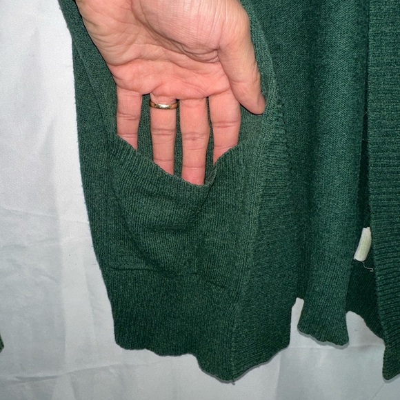 Sweater Size XS - Picture 5 of 7